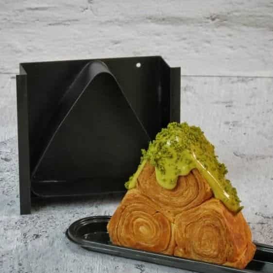 قالب کروسان مثلث تفلون 💢__تولیدی_امیرصنعت آرمان _لوازم قنادی محمد بیگلری _قالب تفلون ( قالب کروسان مثلث - Image 1